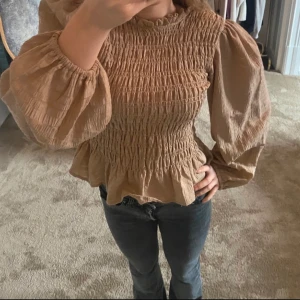 Blus - Superfin blus🤎