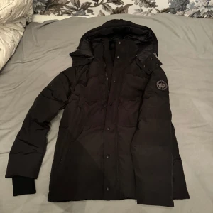 Canada goose wyndham black label - Helt ny, alla tags osv finns Storlek xxl/ttg så sitter som en L