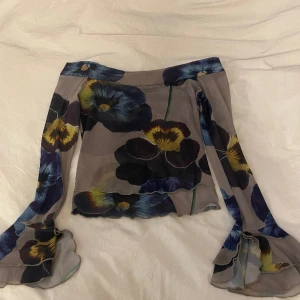 off shoulder tröja - såå fin. tunnt material❤️