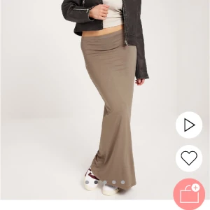 maxikjol nelly - använd en gång. så fin men för lång för mig som är 157❤️