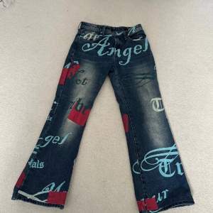 Vintage Jaded London Jeans i stl w24 (Xs). Vintage, y2k lågmidjade och jätte bra kvalitet (nypris runt 1500). Använt fåtal gånger 🌸