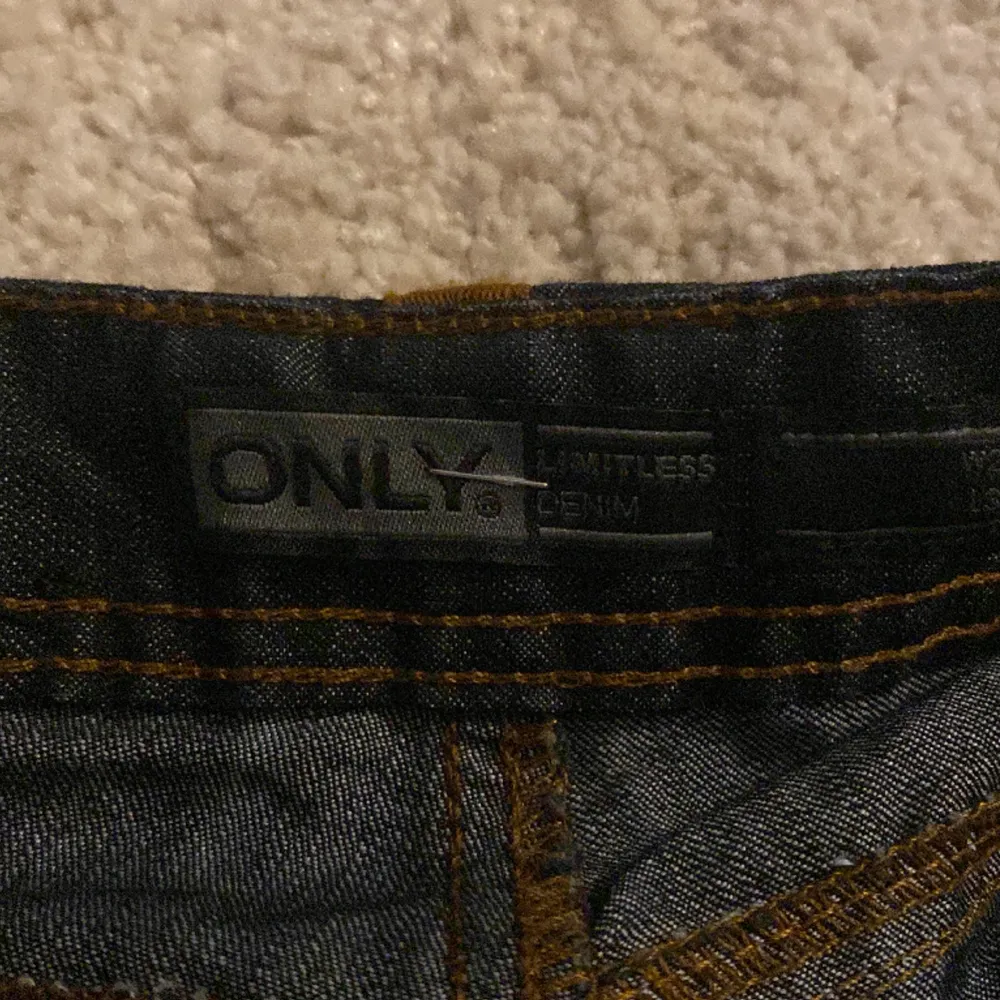 Baggy jeans från only. Inga defekter . Jeans & Byxor.