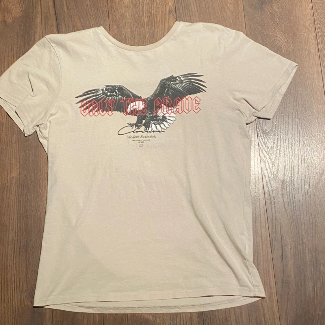 Closure London, t-shirt. 