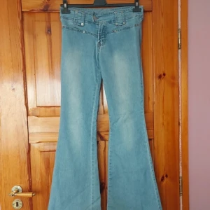 MP jeans  - MP Jeans utsvängda jeans, stolek 36!