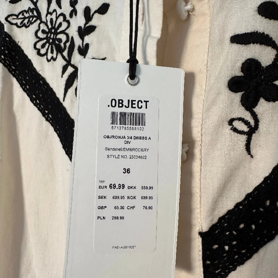 Object klänning med broderi - 2