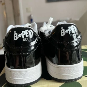 bapesta - Bapesta skor  oanvända, Om du har några frågor så är det bara att skriva 