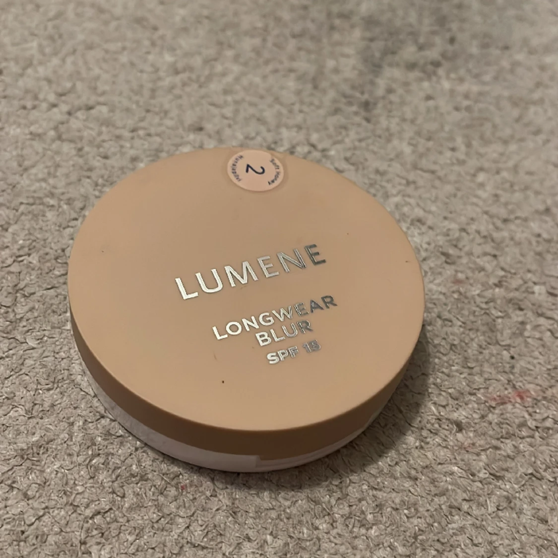 Longwear blur puder från Lumene