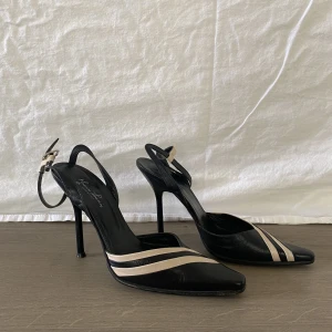 Klackskor  - Så snygga klackar som är unika! Bra skick! Storlek 36