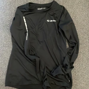 Träningströja - Träningströja knappt använd 