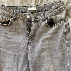Storlek 36 low waist boot cut jeans 