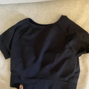 Svart träningströja - En svart träningströja, skriv för egna bilder.