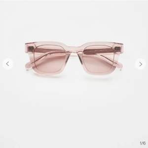 Rosa chimi glasögon! Knappt använda💘 säljer för 850kr+ gratis frakt Skriv för fler bilder!