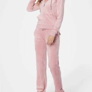 Juciy sett  - Säljer mitt juciy sett så billigt ❤️ xs i byxorna och s i koftan ❤️ Hör av er vid frågor och klicka INTE KÖP NU utan att skriva att ni tänker göra det och ni ska få ett svar me❤️❤️ hör av er vid minsta lilla ❤️