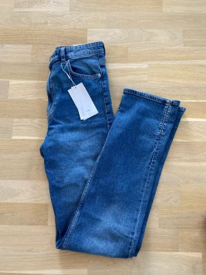 Jeans - Helt oanvända jeans med prislapp kvar Storlek 40