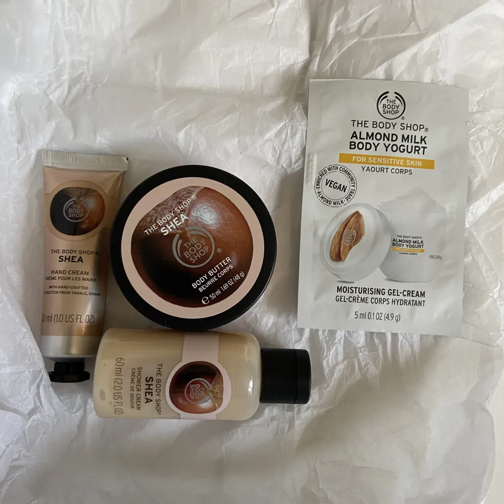 Helt oanvända produkter från the body shop, + moisturizer gelcream på köpet ❤️❤️ . Accessoarer.