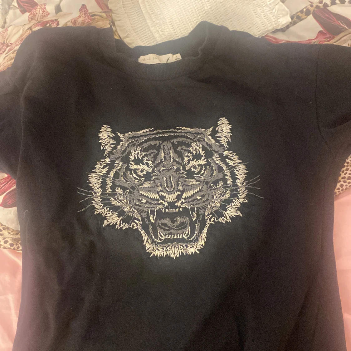 Tröja med en tiger på  - 90