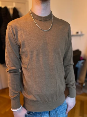 zara tröja  - helt oanvänd fin zara tröja 