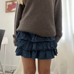 Volangkjol - Supersnygg volangkjol i jeansmaterial 💙