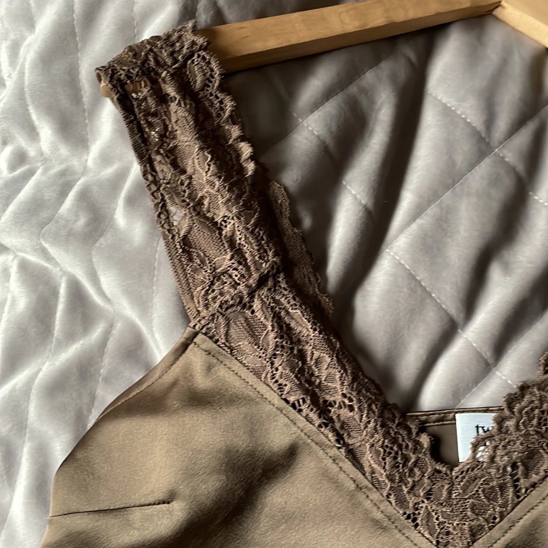 Meshlinne, mörkgrön, spets - 90