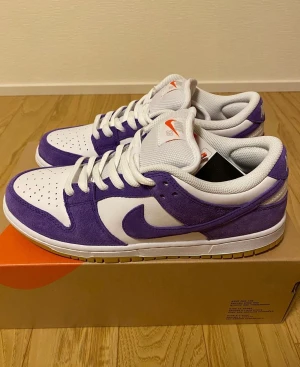 Skor  - Säljer oanvända skor  Dunk low sp  Nypris 3999 