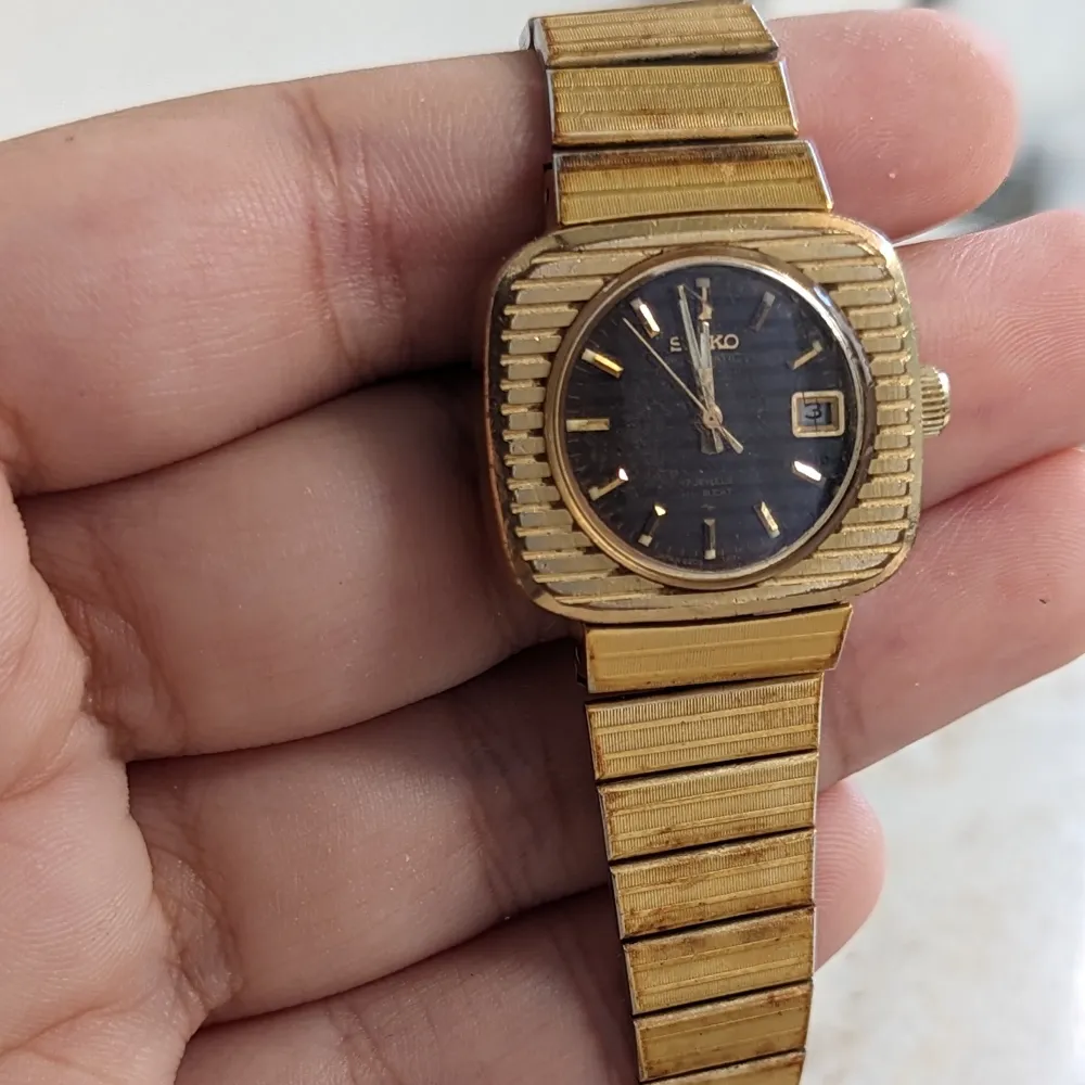 Fick denna Vintage klocka från min morfar Den fungerar superbra Seiko märke Kontakta mig för flera bilder . Accessoarer.