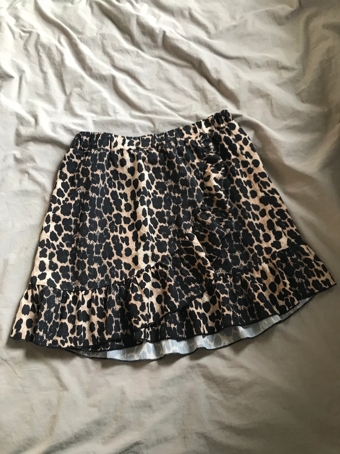 Leopardmönstrad kjol 