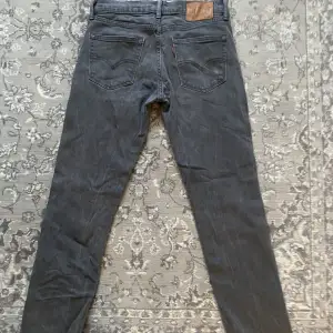 511 jeans 32/32 barn storlek 