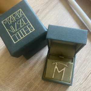 Maria Nilsdotter halsband  - Typ helt oanvänt Maria halsband as snyggt!