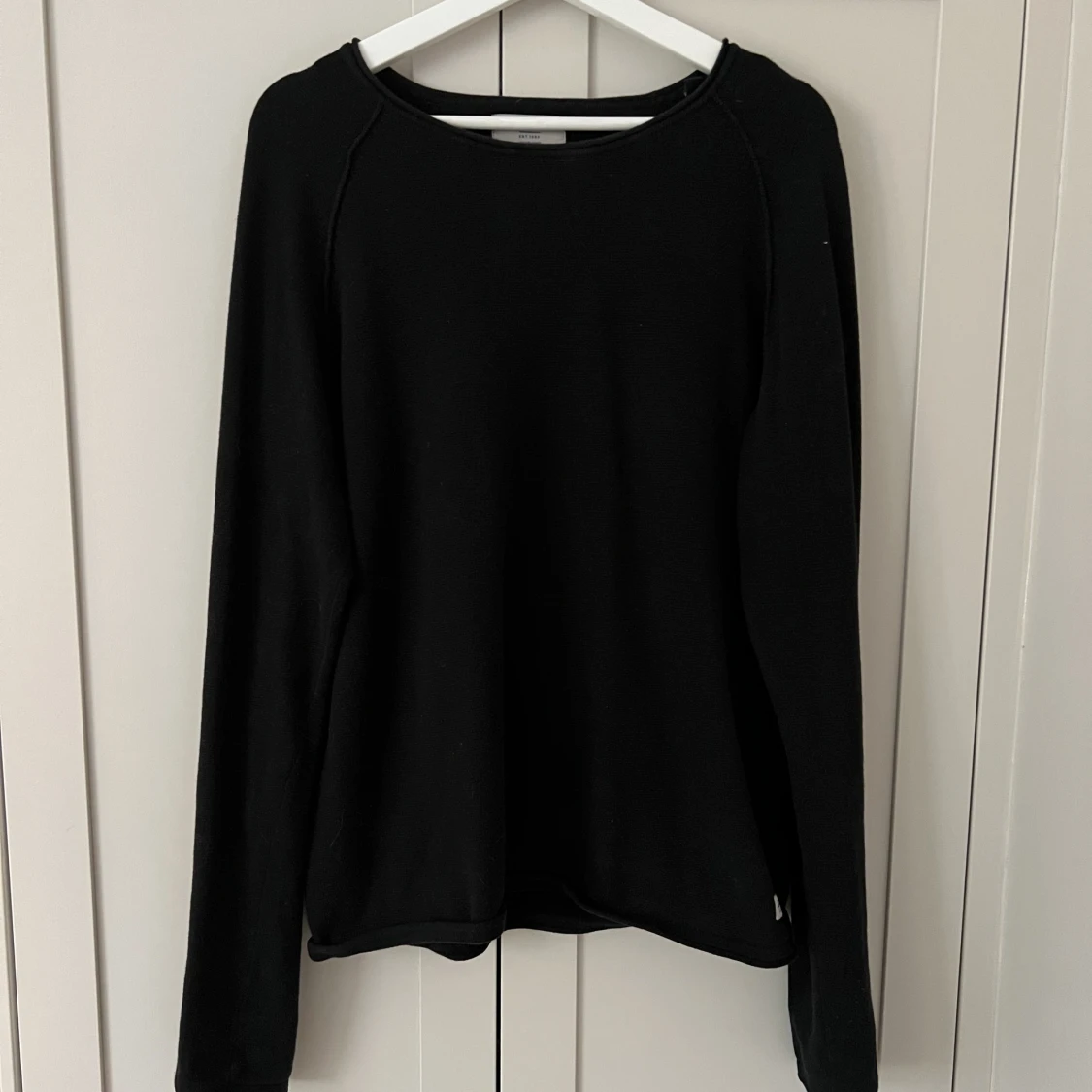 Mörkblå tröja  - 90