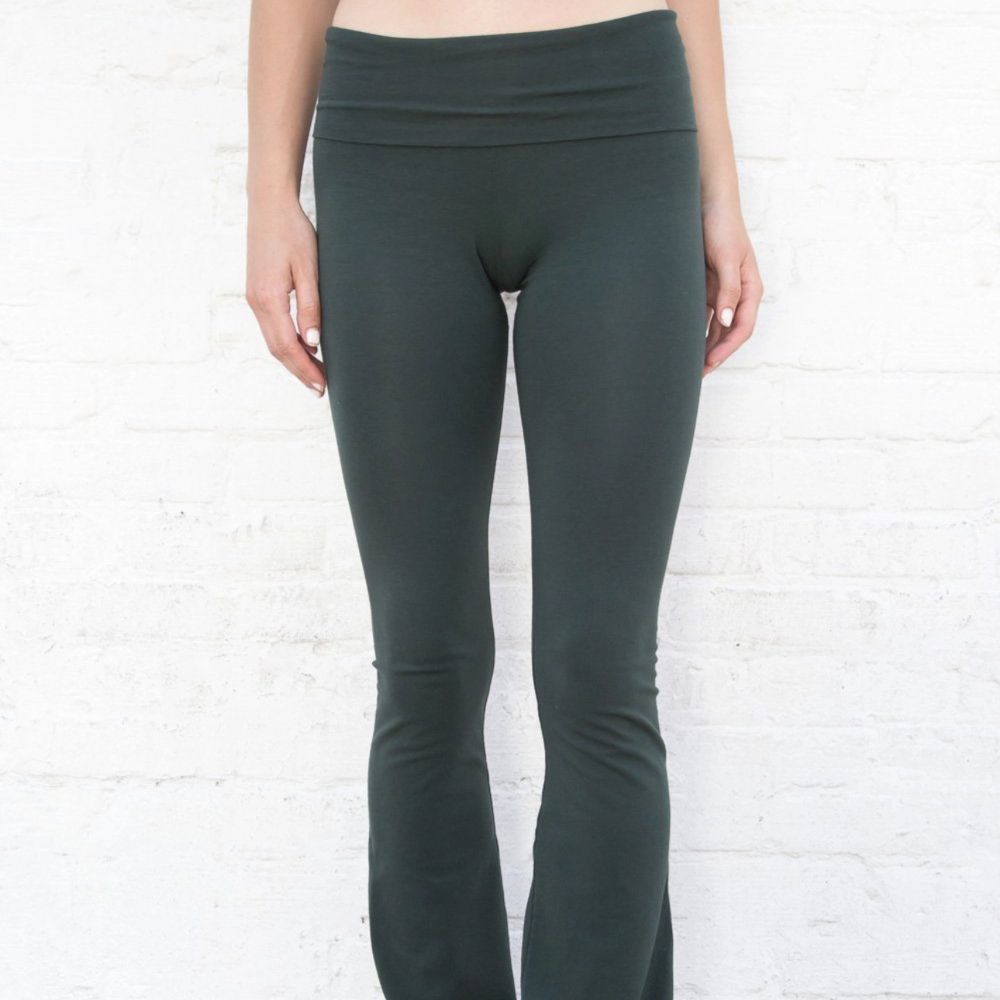 Mörkgröna yoga pants från brandy! Fint skick. Jeans & Byxor.