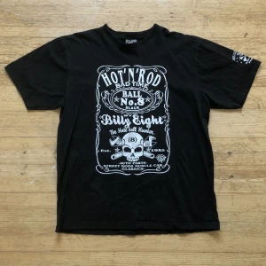 Billy eight t-shirt - Säljer min Billy eight t-shirt. Inte andvänts så mycket. Det är en XL.