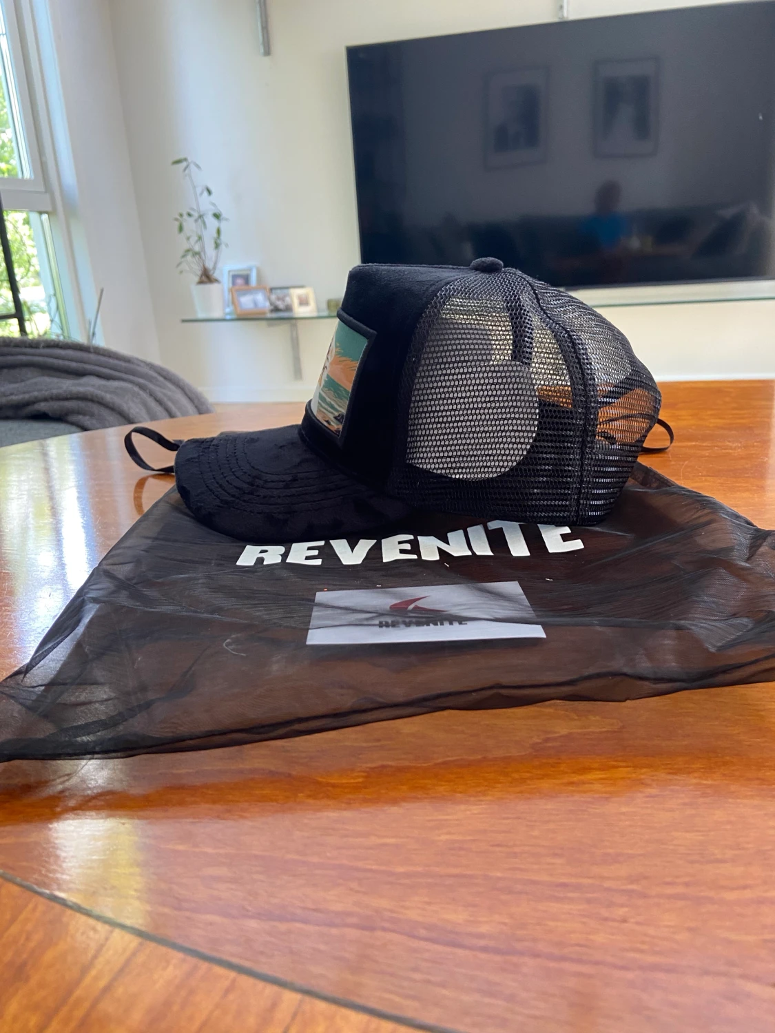 Milfhunter Revenite velvet keps svart - 90