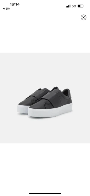 Calvin Klein skor dam - Köpta här på Plick med dom va tyvärr för små för mig. Använda en fåtal gånger men i väldigt fint skick. Nypris 1395.
