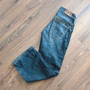 Lee jeans i storlek w27 l31. Superfina på säljer då de är för små för mig💗