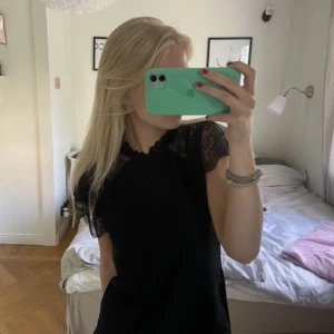 Blus - Svart blus ifrån only