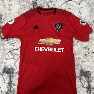 Manchester United tröja - Manchester United hemmatröja med Rashford på ryggen. Storlek M