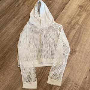 Vit nättröja med luva - Bra skick, strl 150