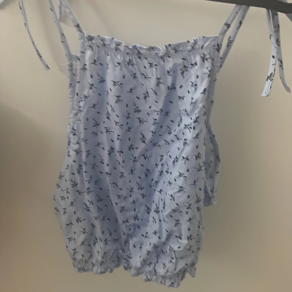 Ett vanligt blommigt linne.