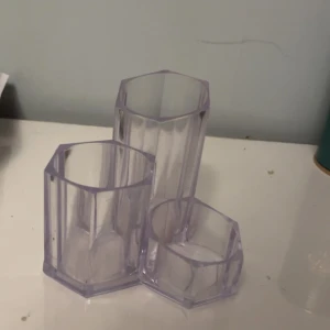 Sminkställ - Ett jätte fint sminkställ som är i ett jätte bra skick och kan tvättas bort allt damm om man känner för det ❤️