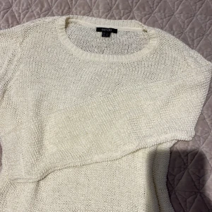 Glesstickad tröja - Sparsamt använd glesstickad tröja från zalando. 