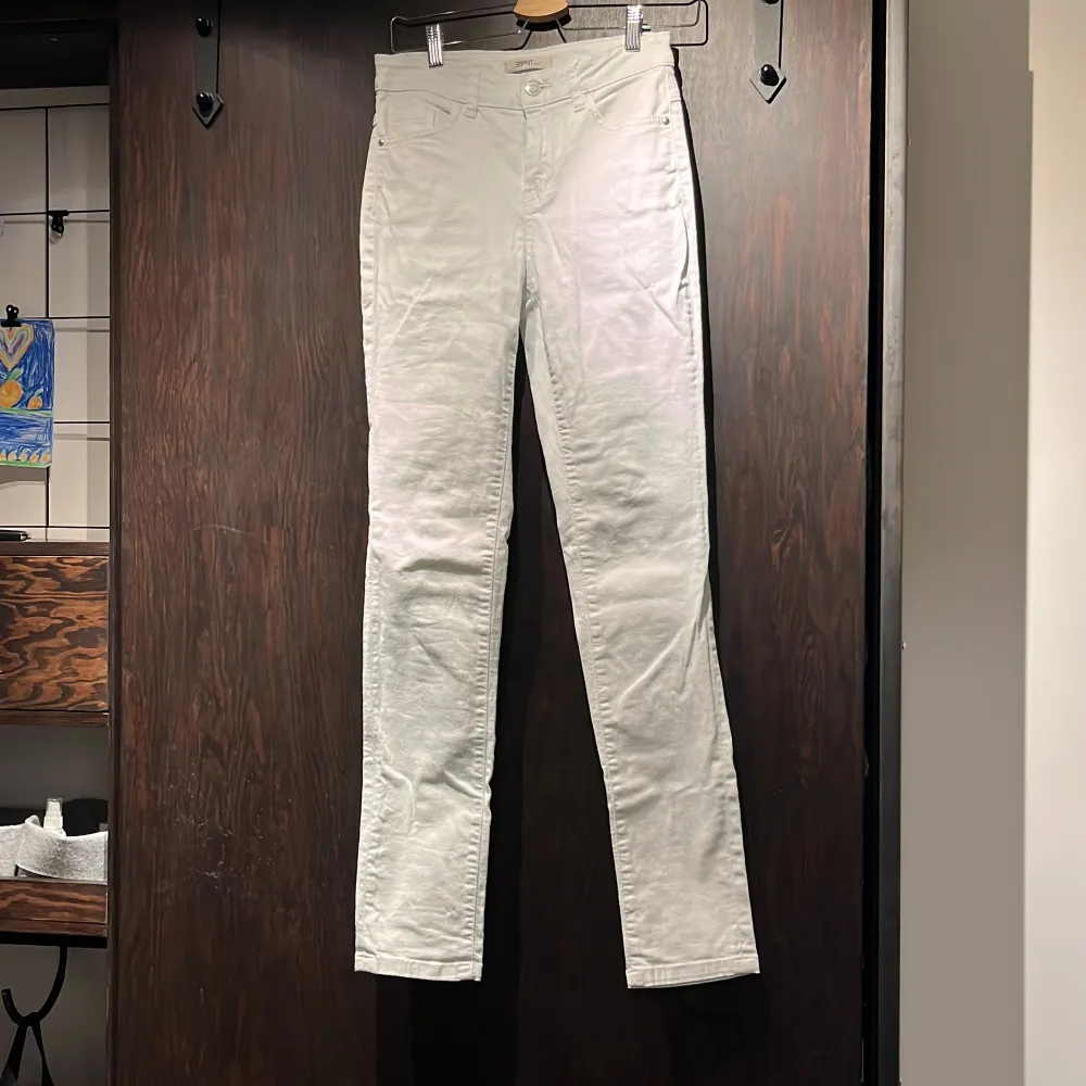 Espirit vita jeans 26/32 hel och ren. Jeans & Byxor.