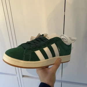 Adidas campus 00s Dark green - Helt oanvända.