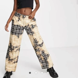 Rutiga cargobyxor  - Blekta rutiga cargobyxor🏁