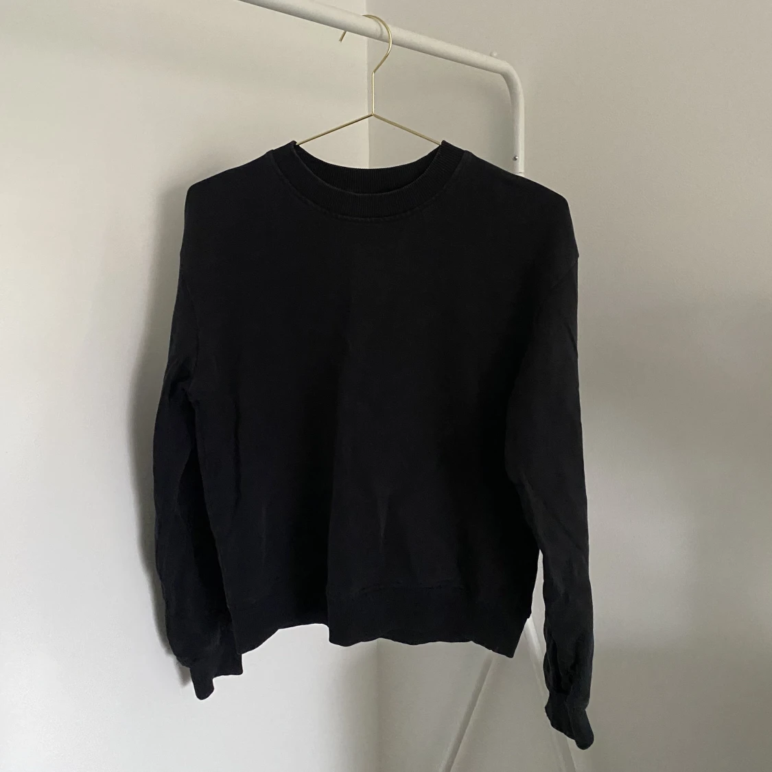 Svart sweatshirt 