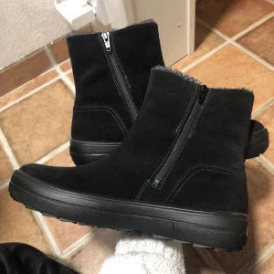 Kängor, helt oanvända - Helt oanvända goretex kängor från legero. Säljer då de ej passar.  Bara att höra av dig om du har några frågor eller vill ha fler bilder🌸