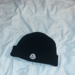 Moncler mössa  - Säker en moncler mössa 