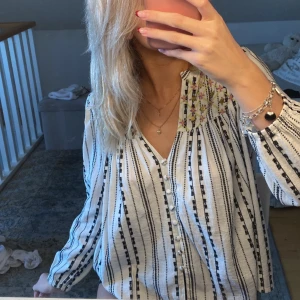 Blus - Jättefin blus från Zara