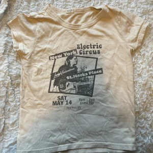 Brandy Melville t shirt - Populär brandy tisha! One size men definitivt storlek Xs/S 😁