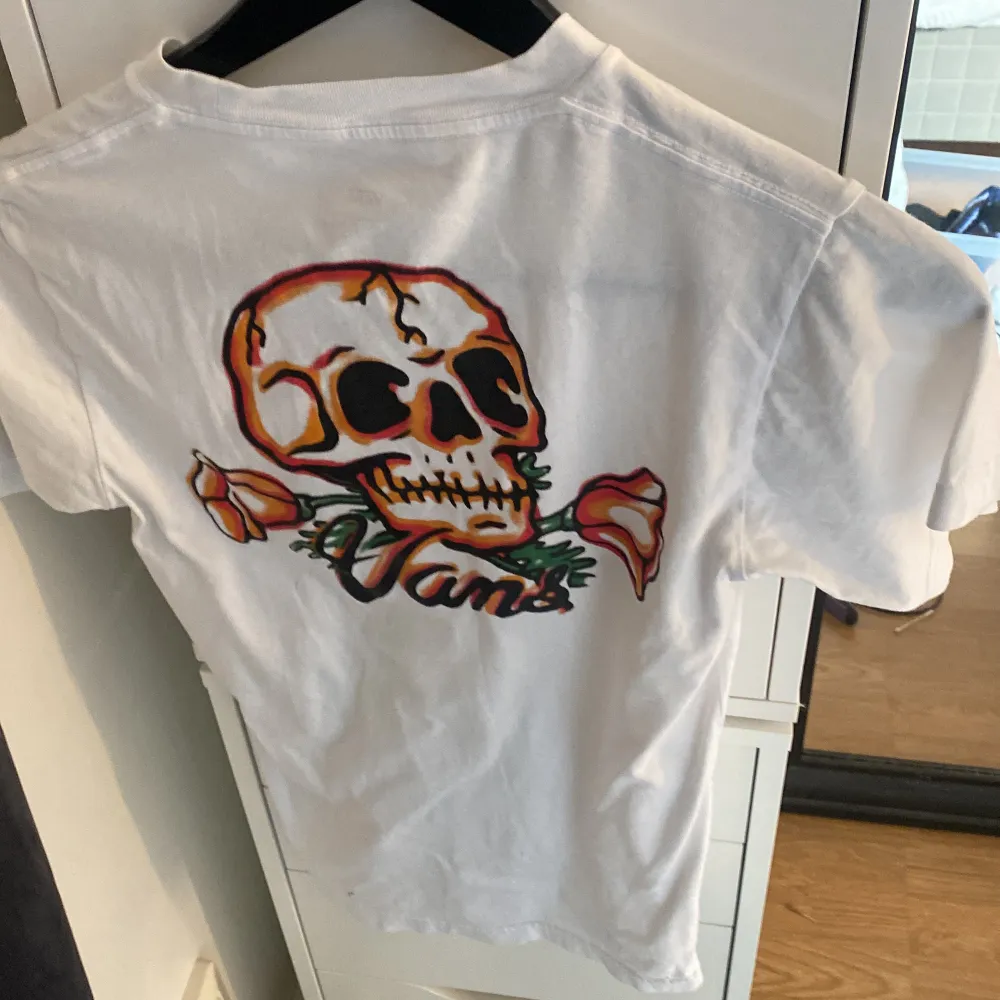 Fin vans tröja storlek xs bra skick. T-shirts.