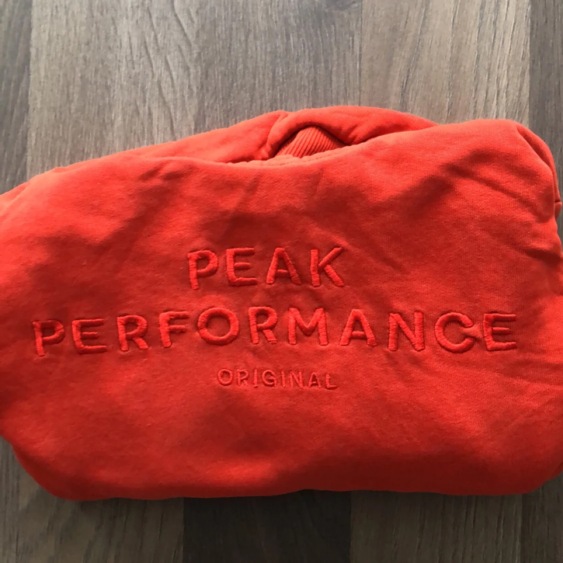 Peak performance hoddie  - 90